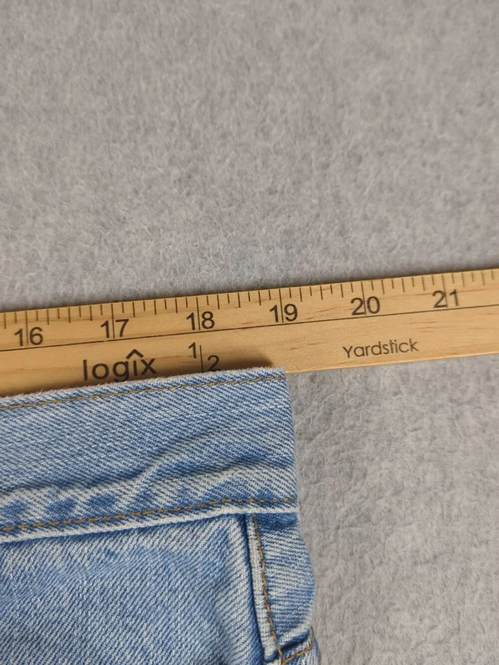 Levi's 560 Jeans Men's 38x30 Blue Comfort Fit Tapered Leg Baggy Faded Light Wash
